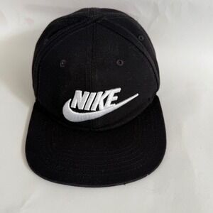 Nike Kids Snapback Hat Black White Logo Size 4-7 Adjustable Cap Polyester‎